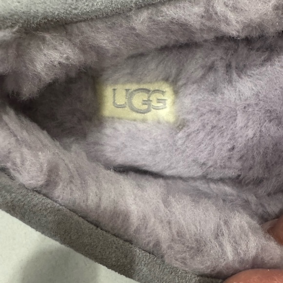 🩶 New With Box – UGG Suede Moccasins | Women’s Size 8 🩶 - Picture 2 of 6